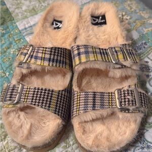 Chinese laundry new never worn sandals size 11 (fits like 9)